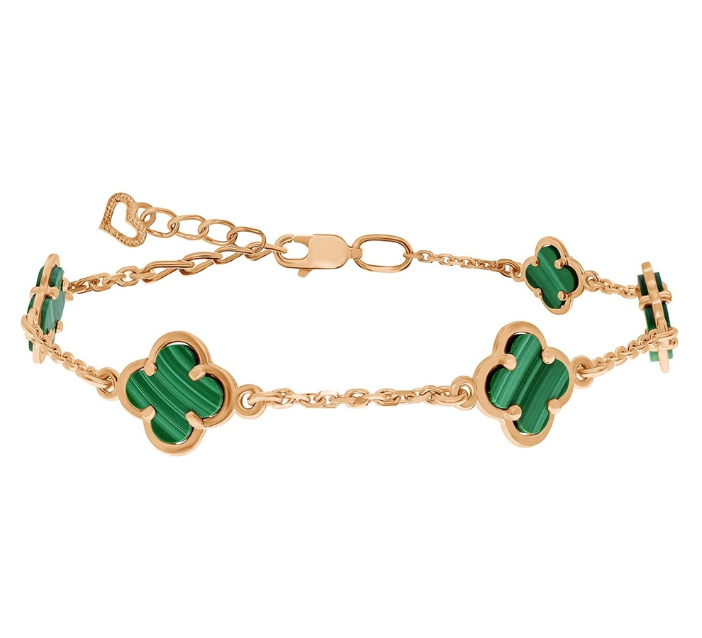 фото на руку Золотой браслет Лия со вставками: Малахит: (Огранка - Клевер, размер камня - 8.0*8.0). , Золотой браслет Лия со вставками: Малахит: (зелёный, чистота - 0).  с камнями из золота 585 пробы